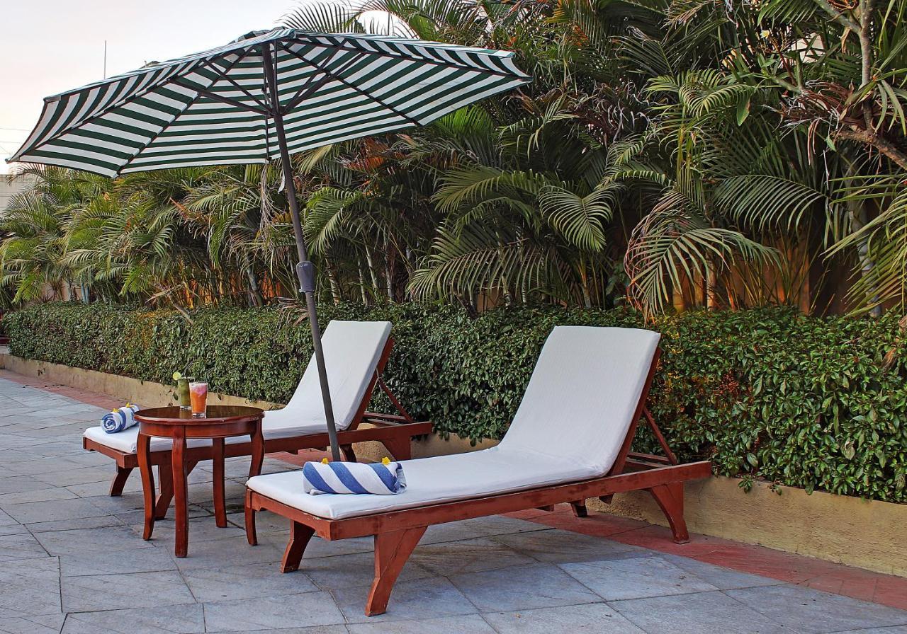 Temple Tree Hotel Shirdi Esterno foto