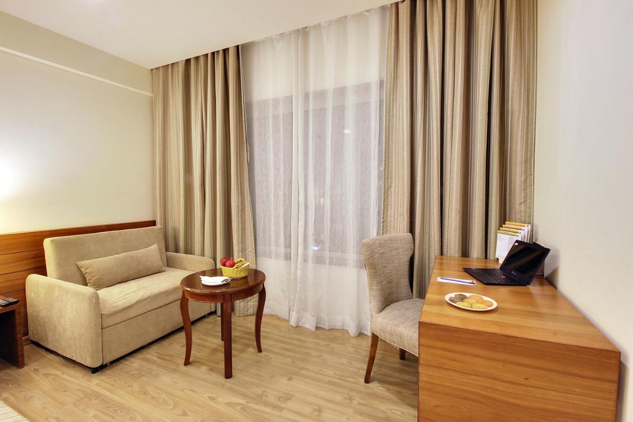 Temple Tree Hotel Shirdi Esterno foto