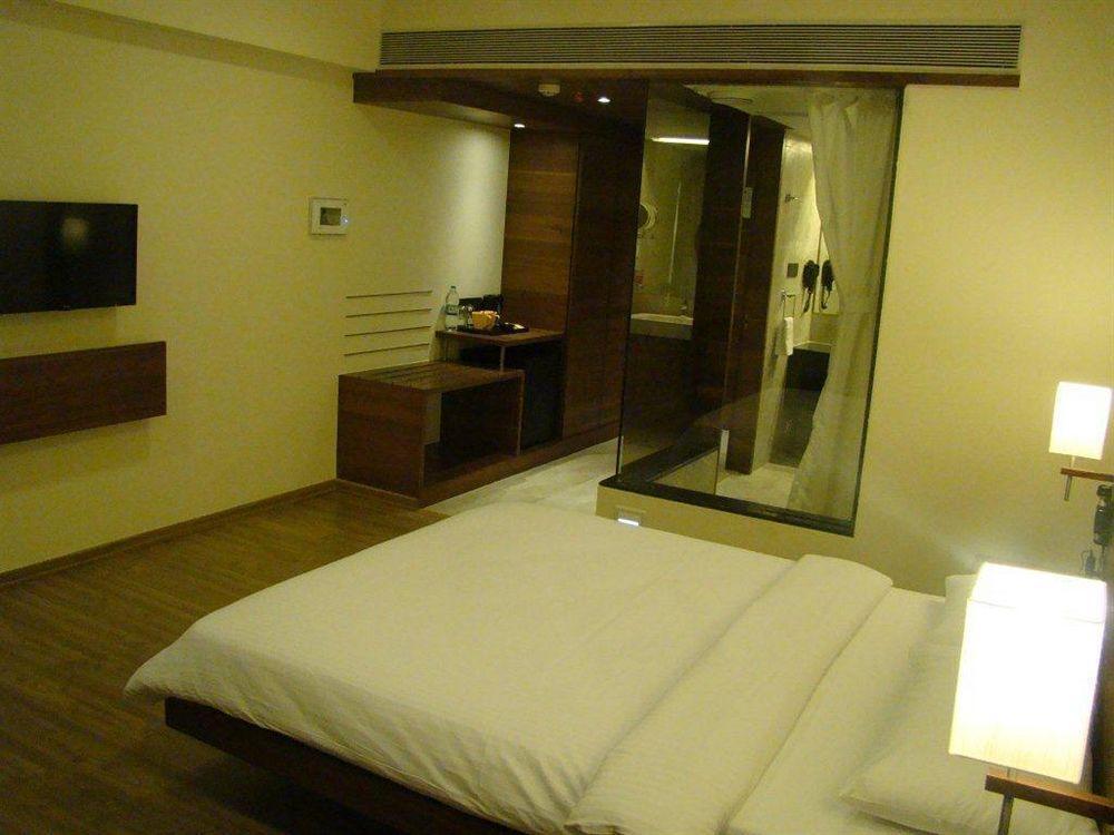 Temple Tree Hotel Shirdi Esterno foto