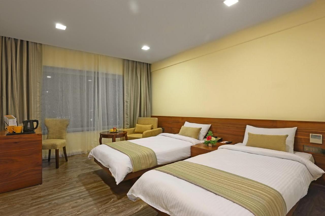 Temple Tree Hotel Shirdi Esterno foto