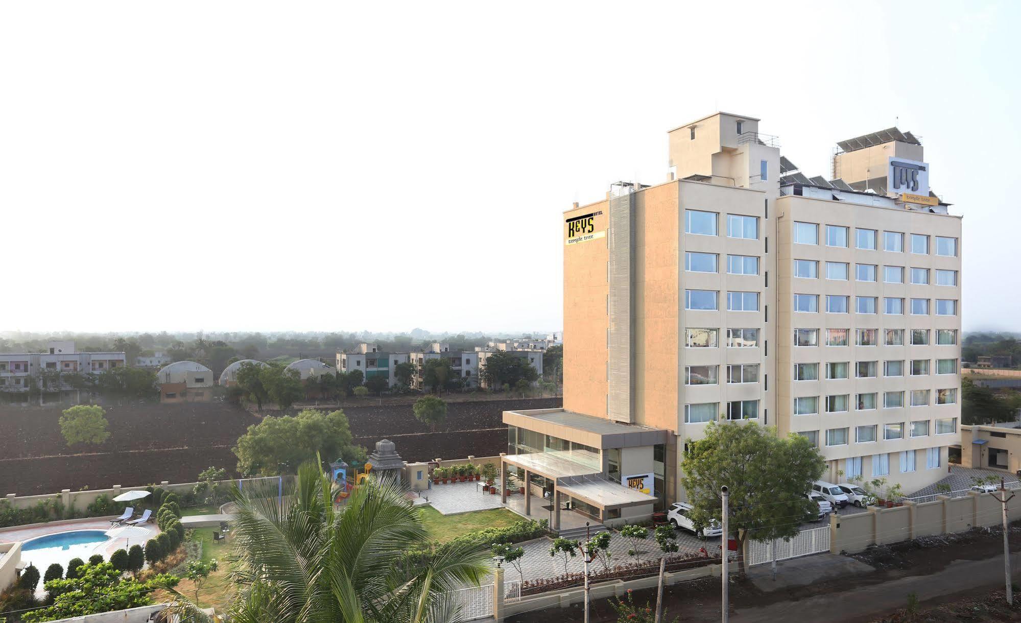 Temple Tree Hotel Shirdi Esterno foto